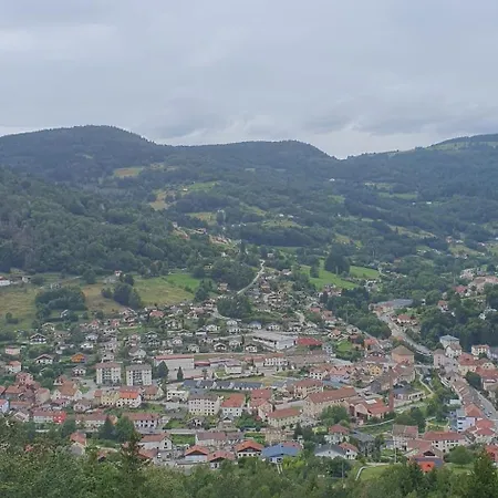 Ideal Au Calme ! * Hadol